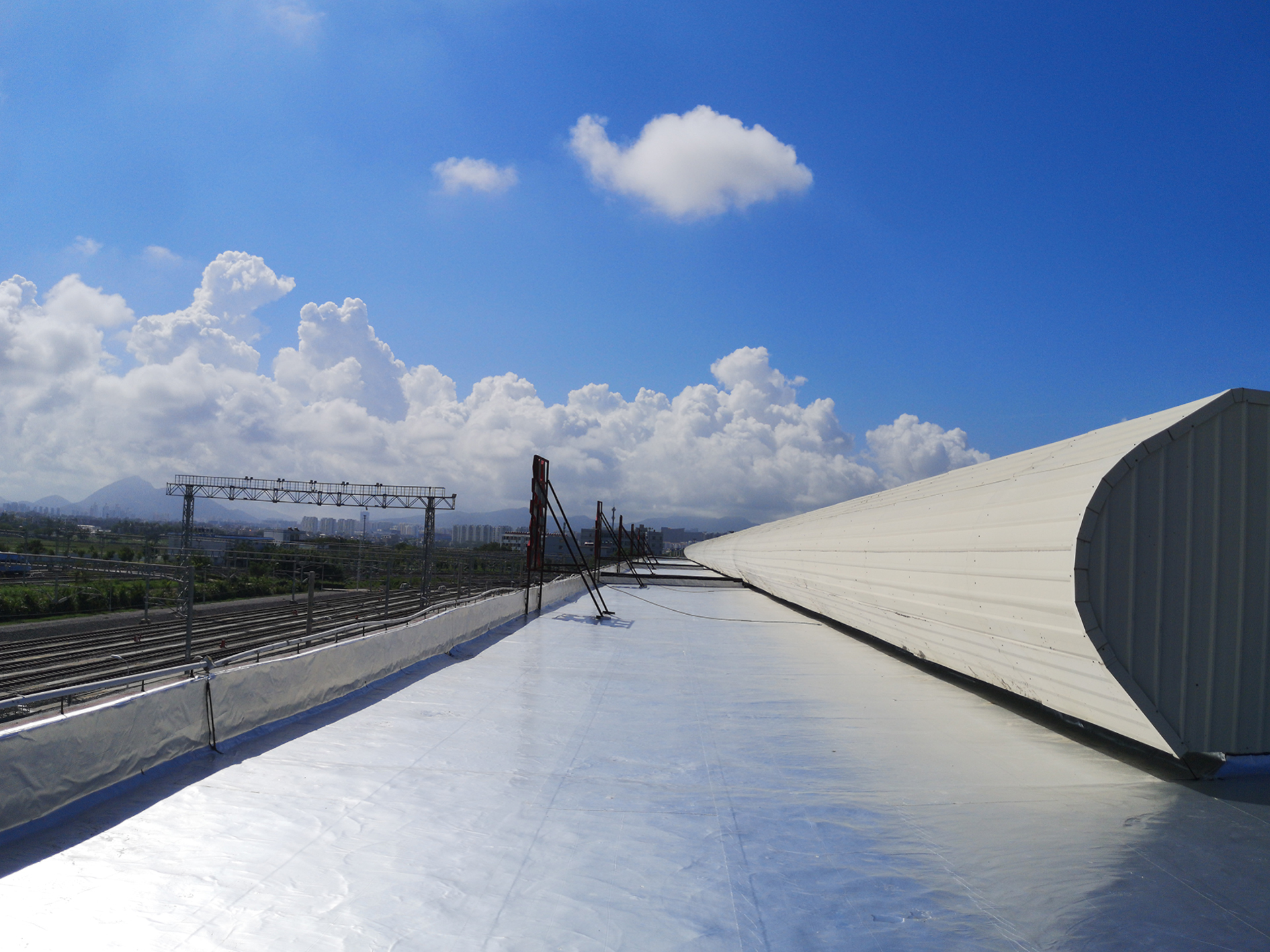 海南三亞廠房水泥屋面項目